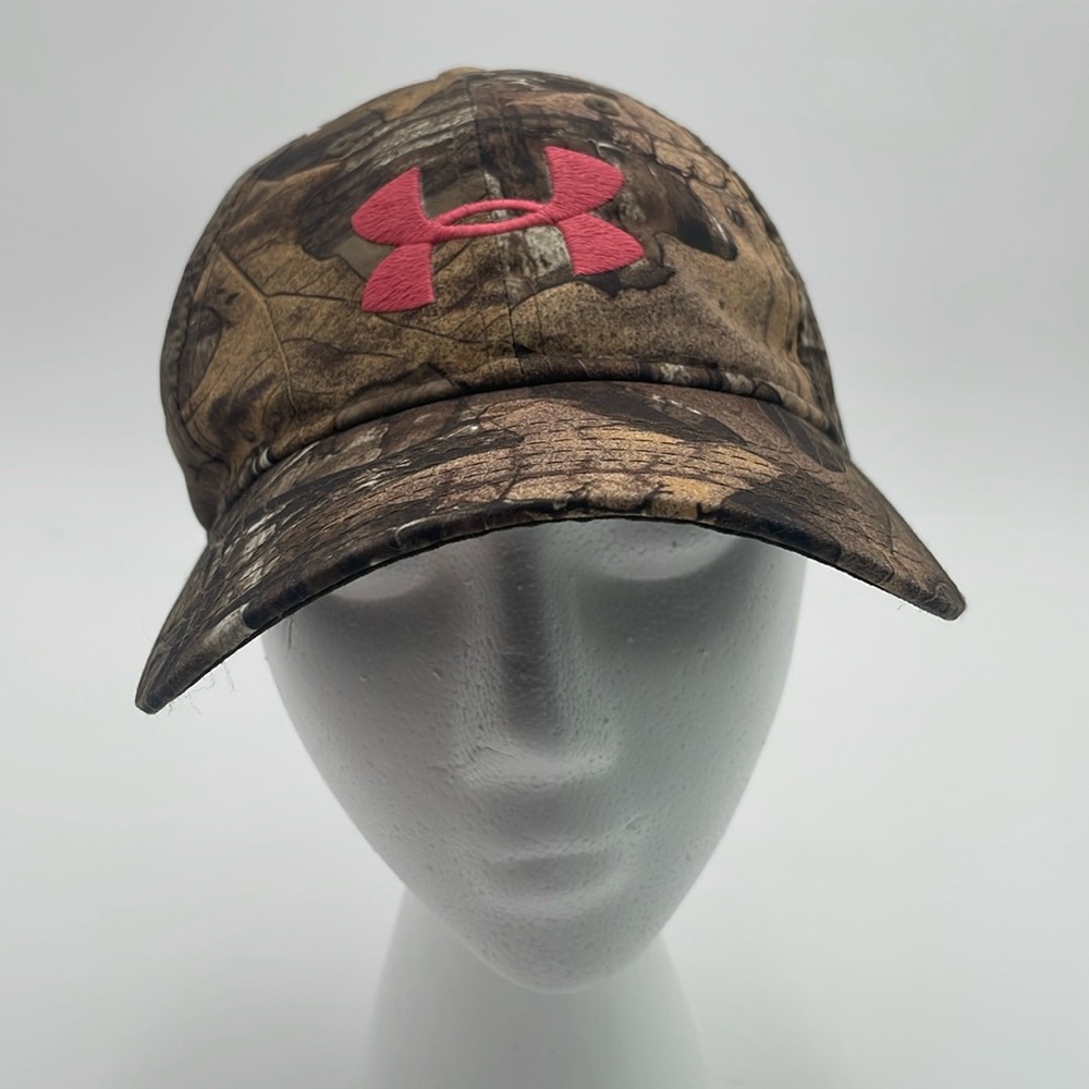 Women’s camo Under Armour baseball hat